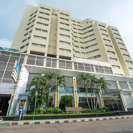 Summit Pavilion Hotel